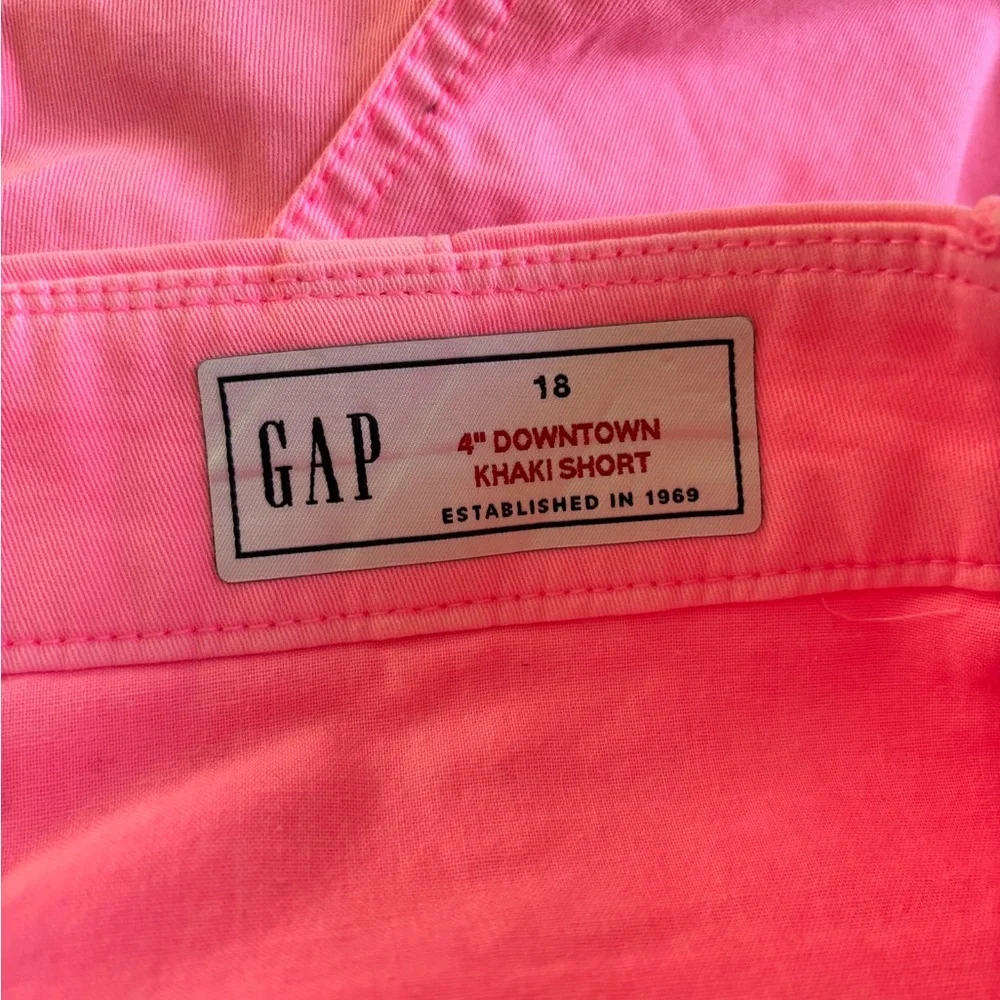GAP Neon Pink 4” Downtown Khaki Shorts